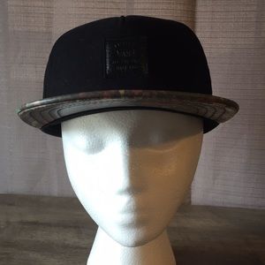 Black Vans hat
